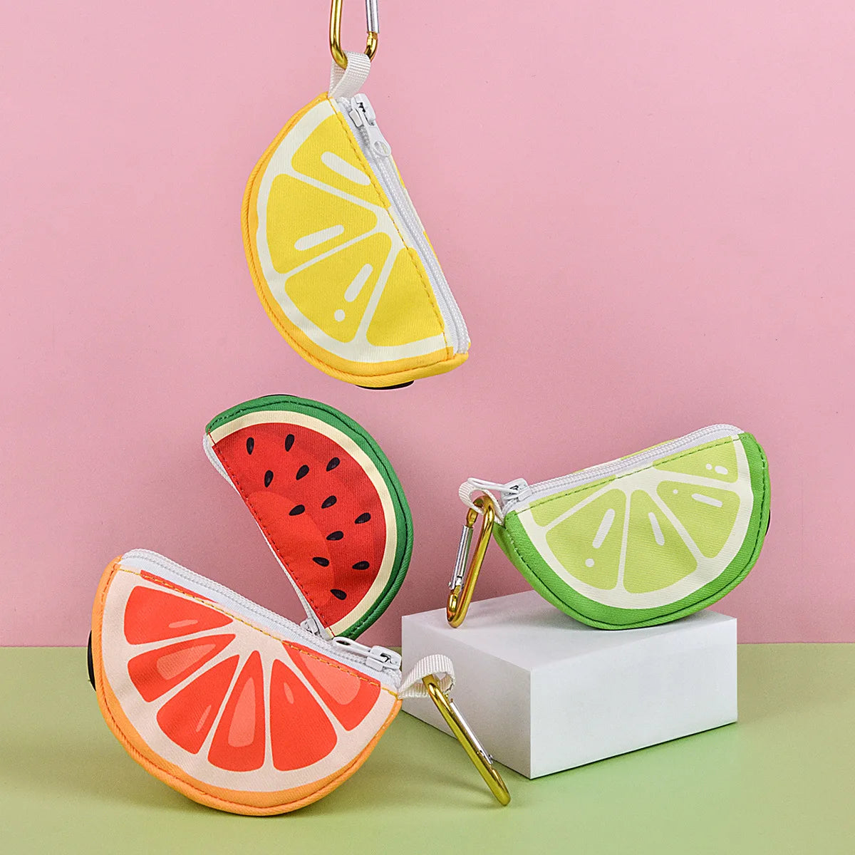 Dispensador de Bolsas para Excrementos de Perro Diseño Fruta | Portabolsas Portátil | Accesorio de Limpieza para Paseo